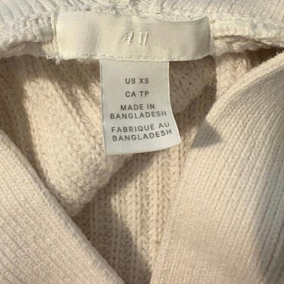 Woman's H&M Cream Cardigan Sweater Cropped Cotton Blend Chunky Oversized Size XS - Picture 2 of 4